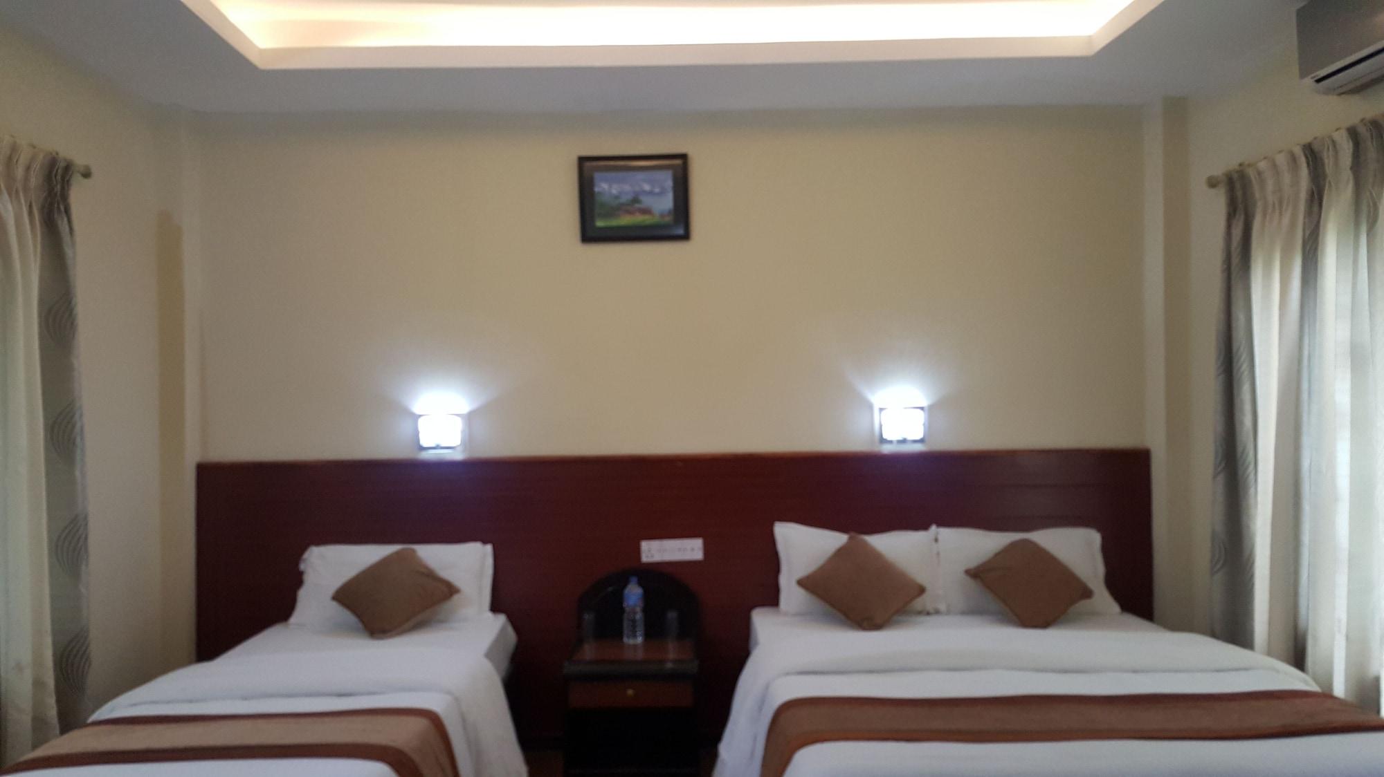 Chitwan Village Resort Sauraha Eksteriør bilde