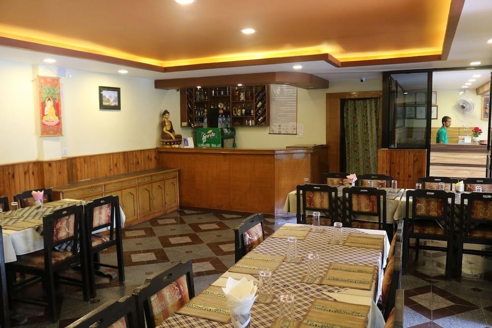 Chitwan Village Resort Sauraha Eksteriør bilde