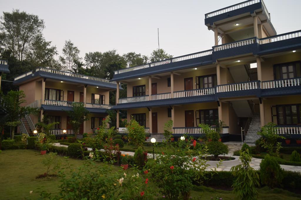 Chitwan Village Resort Sauraha Eksteriør bilde