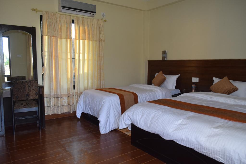 Chitwan Village Resort Sauraha Eksteriør bilde