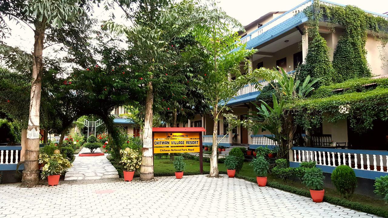 Chitwan Village Resort Sauraha Eksteriør bilde