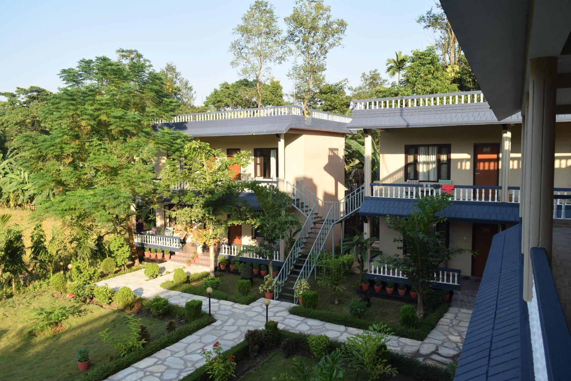 Chitwan Village Resort Sauraha Eksteriør bilde