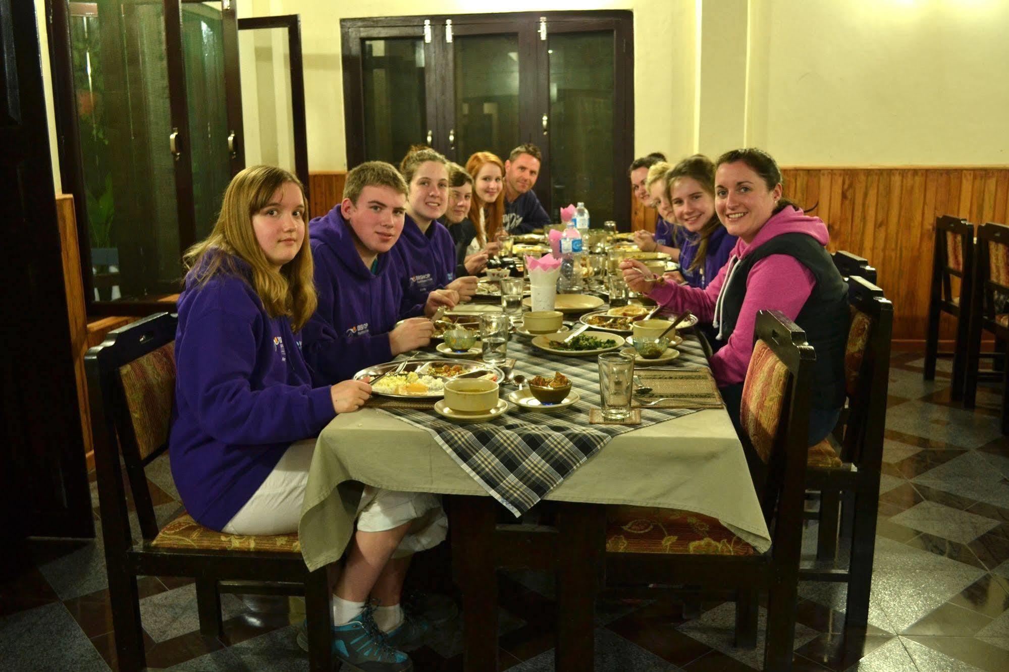 Chitwan Village Resort Sauraha Eksteriør bilde