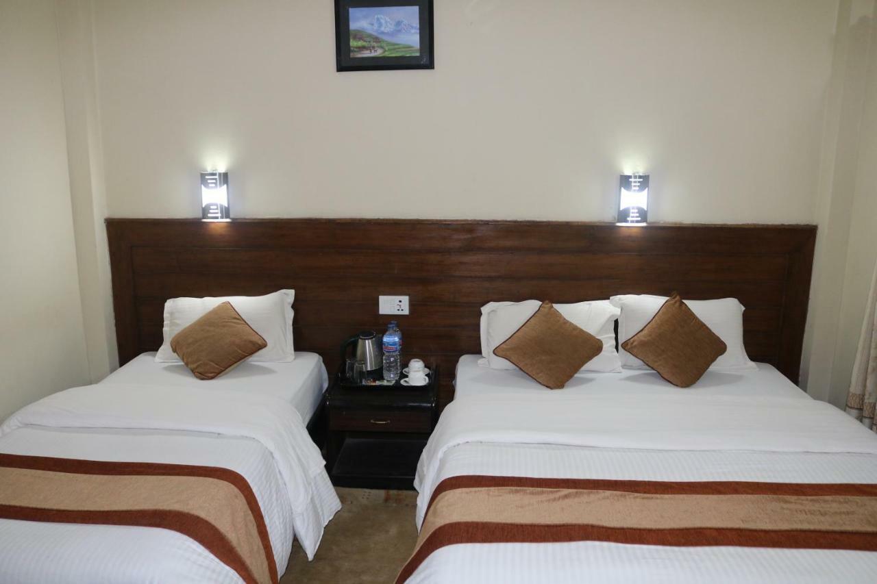 Chitwan Village Resort Sauraha Eksteriør bilde